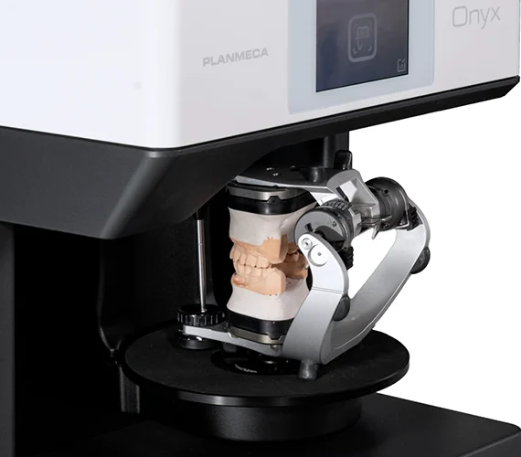 planmeca-onyx-lab2.jpg